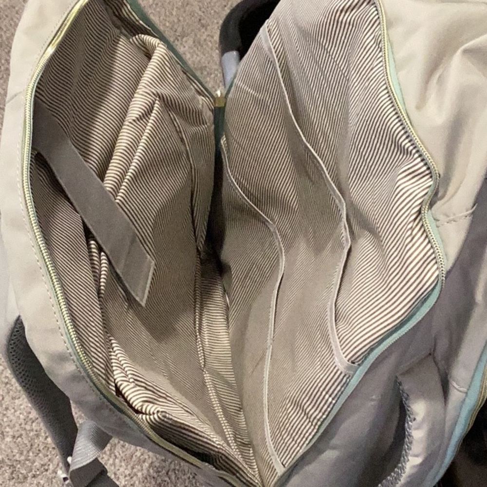LOVEVOOK CARRY ON/ BACKPACK - Picture 6 of 6